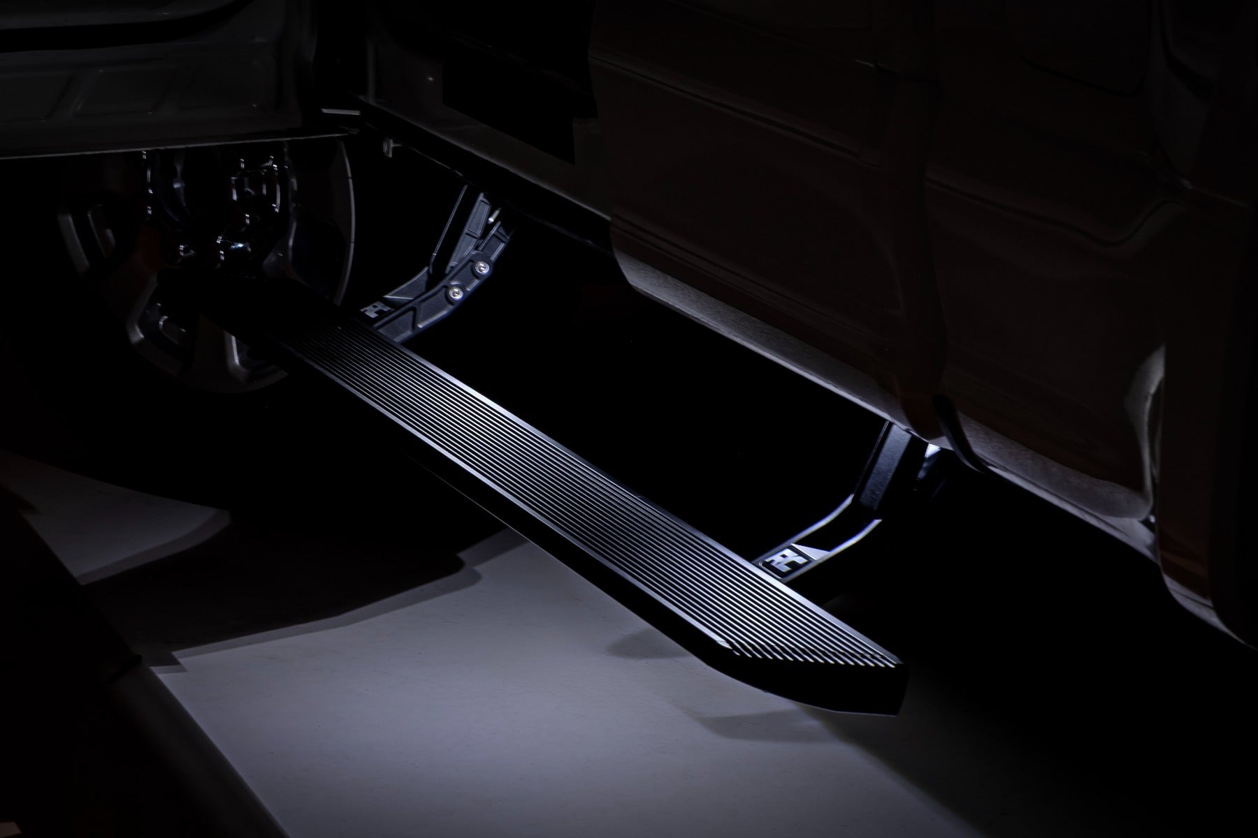 Rough Country Power Running Boards HT-Series Super Cab for F-150/Lightning 15-26 ESR71525