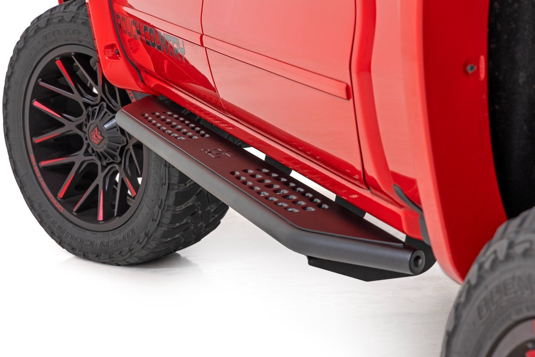 Rough Country OV2 Running Board Side Step Crew Cab GM 1500 07-18 2500/3500 14010