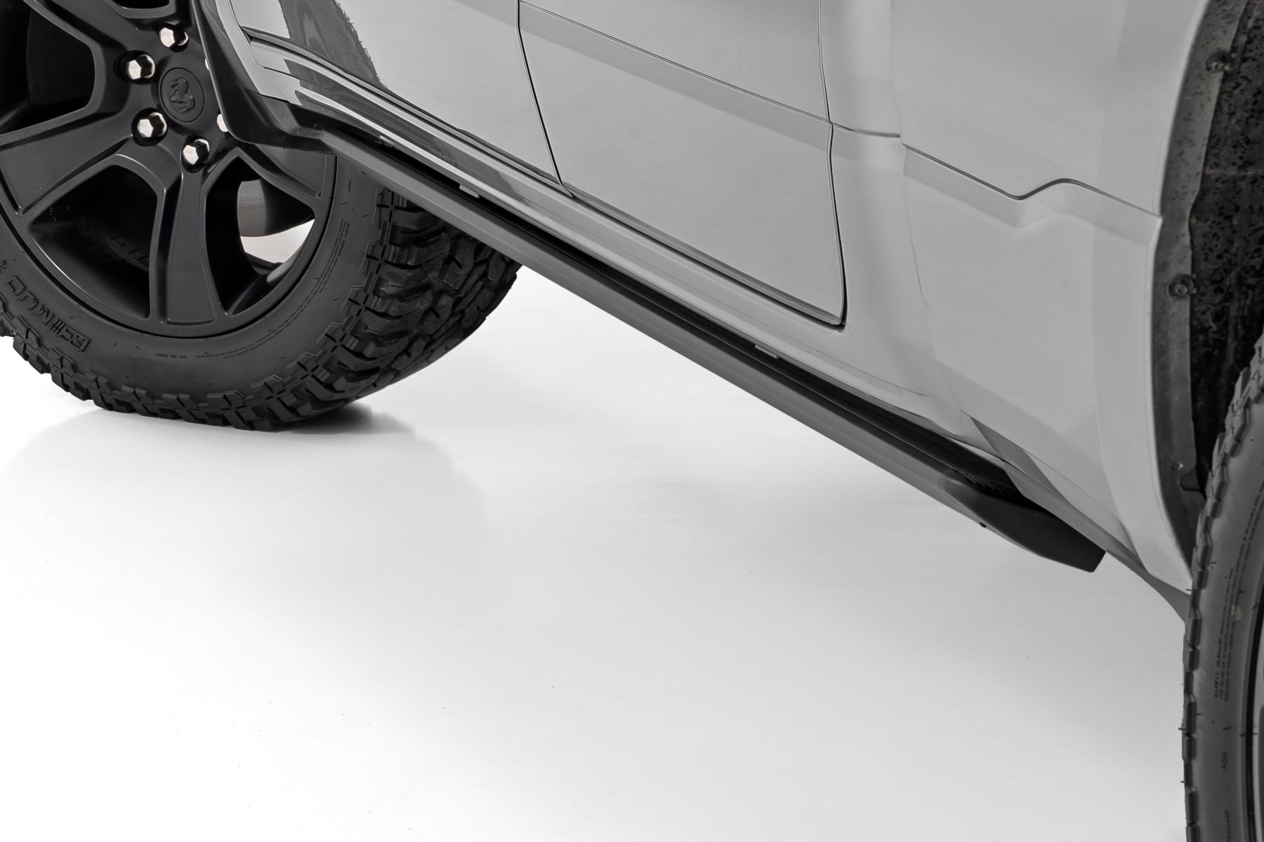 Rough Country Power Running Boards HT-Series Quad Cab for Ram 1500 19-25/TRX ESR61925