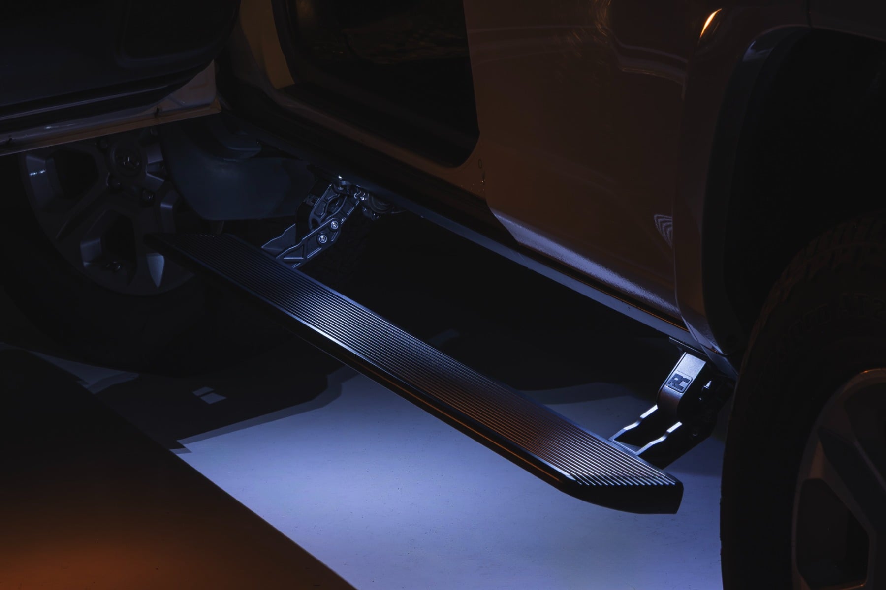 Rough Country Power Running Boards for Toyota 4Runner 2WD/4WD 2010-2024 ESR621510