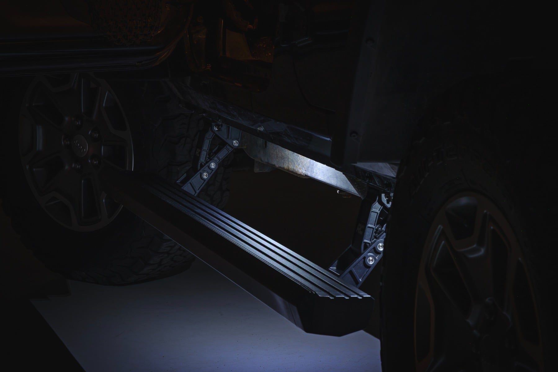 Rough Country Power Running Boards for Jeep Wrangler Unlimited 2007-2018 4 Door ESR610330