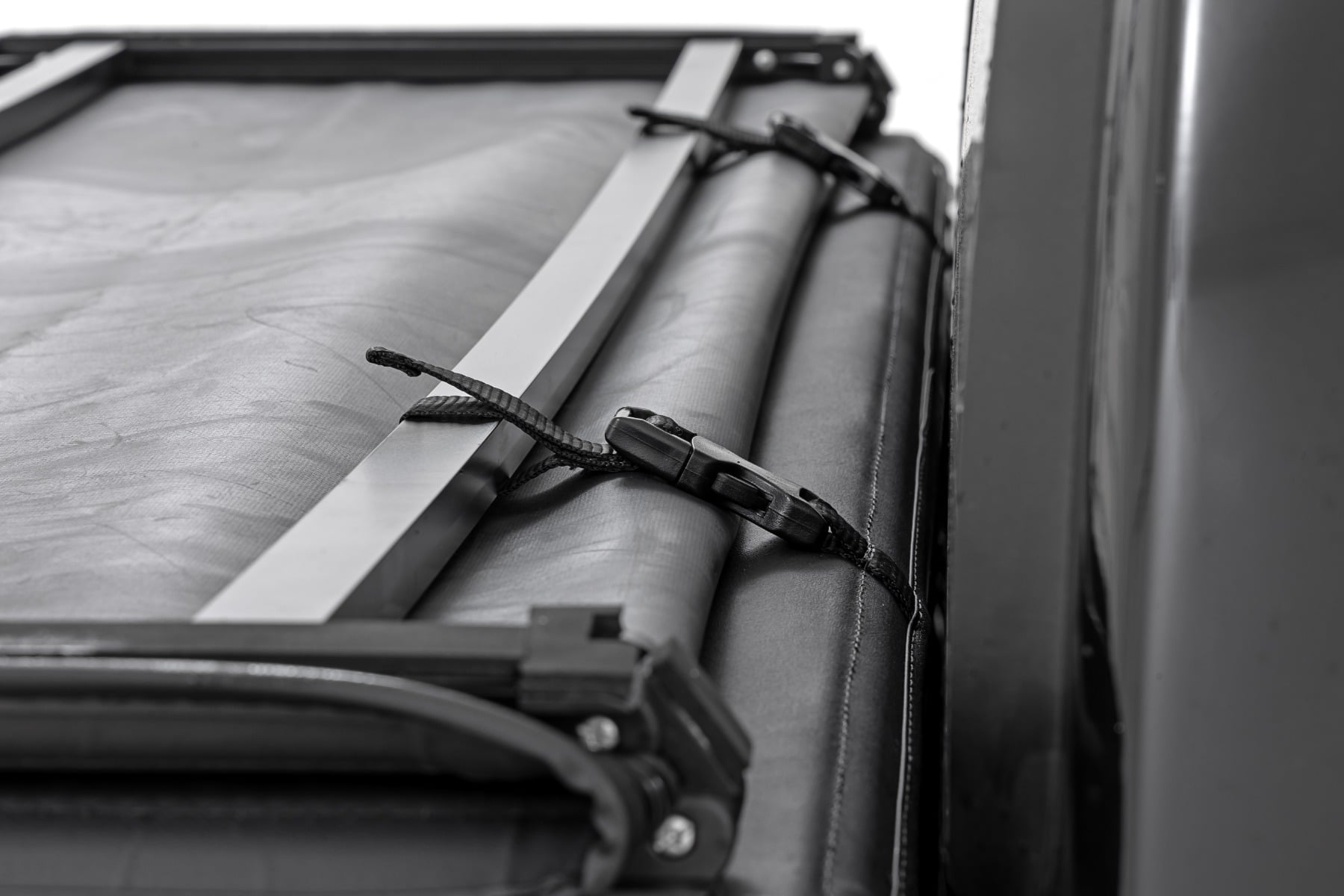 Rough Country Soft Tri-Fold Bed Cover | 5' Bed | Chevy/GMC Canyon/Colorado 2WD/4WD (23-26) 41215700A