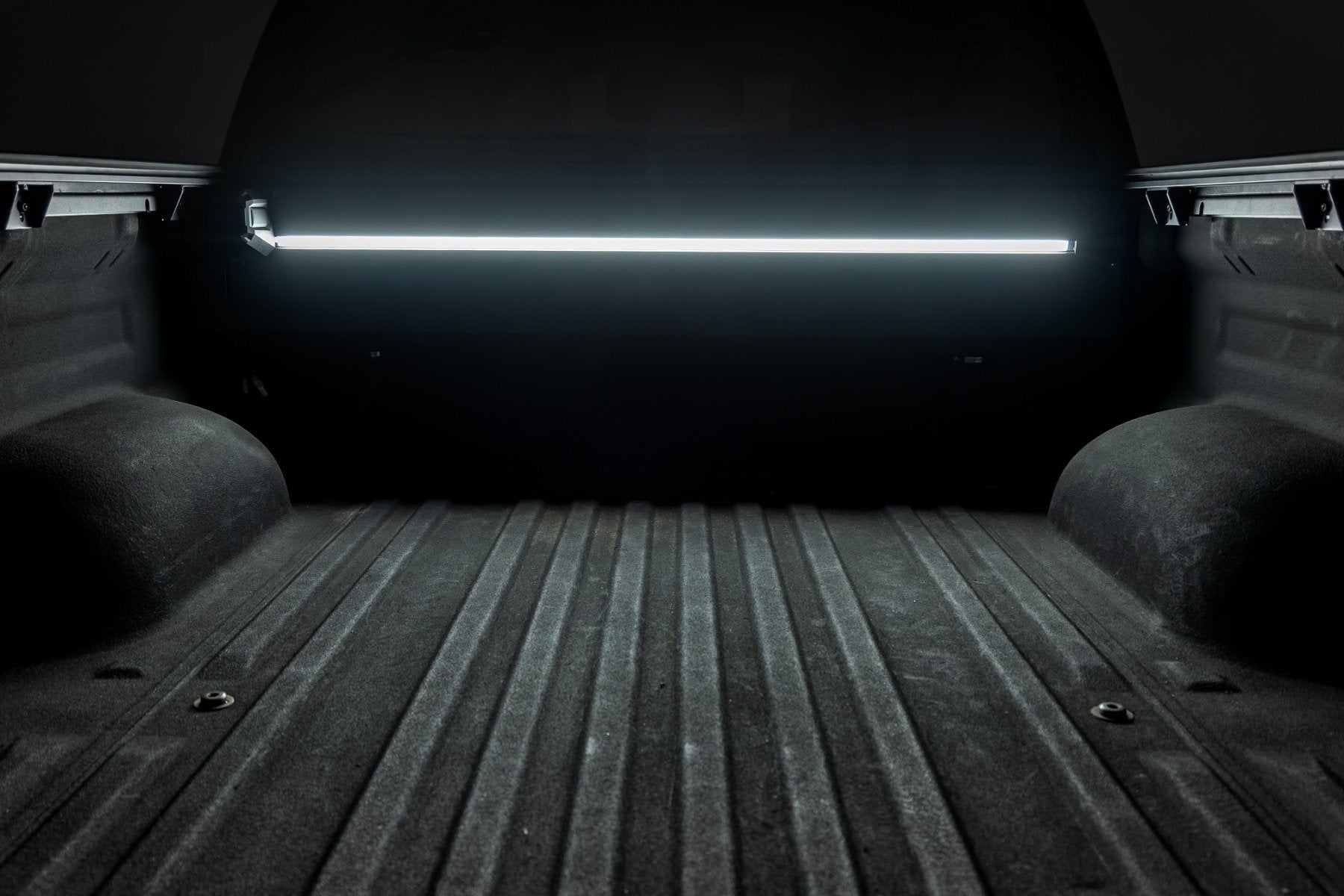 Rough Country Powered Retractable Bed Cover | 5'7" Bed | for Toyota Tundra (07-21)