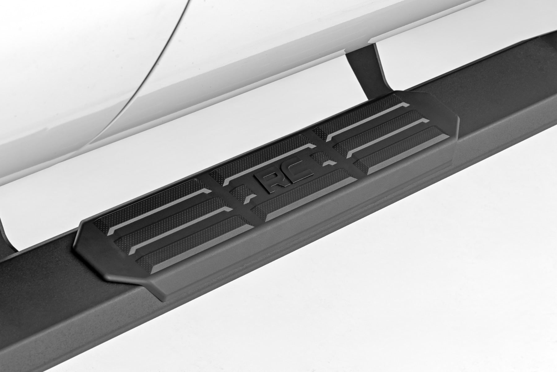 Rough Country TR2 Running Boards | for Ford F-250/F-350 Super Duty (99-16) 45001