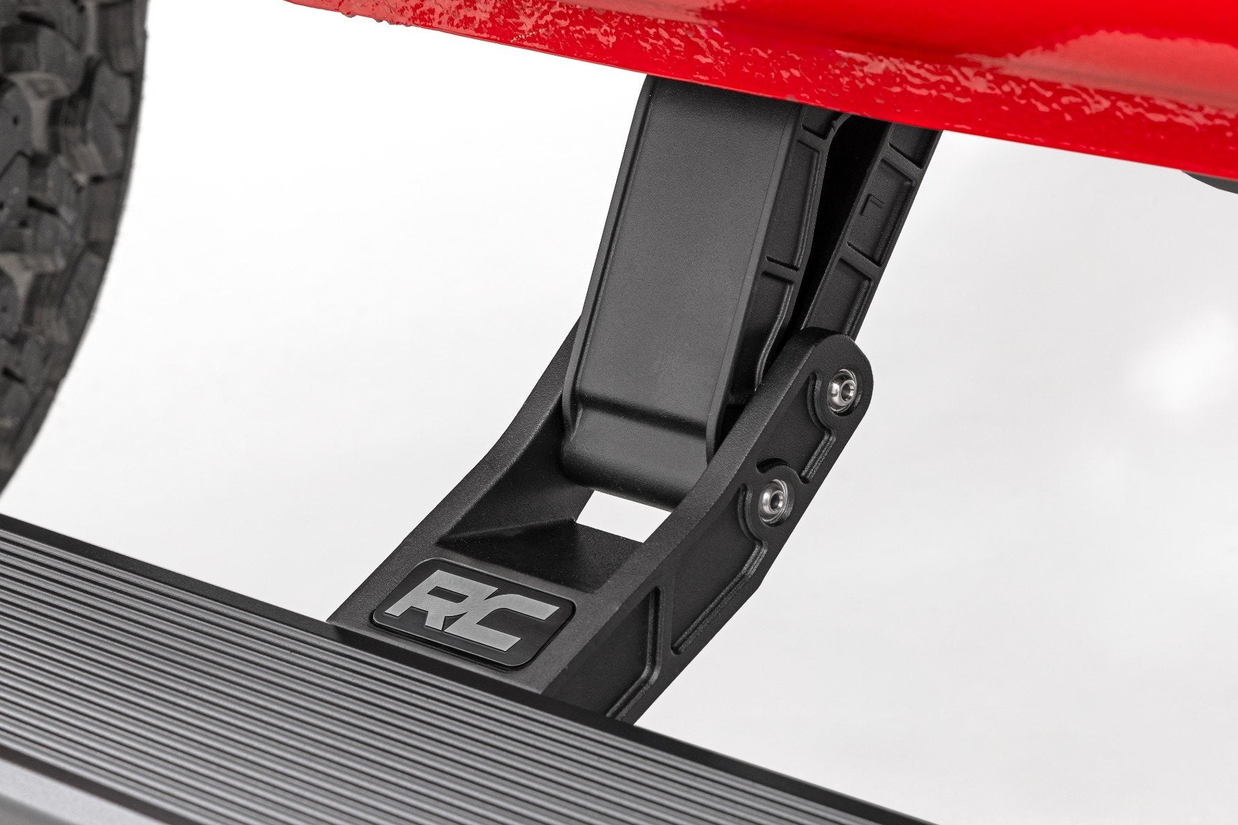 Rough Country Pwr Running Boards HT-Series CrewCab Chevy/GMC Pickups 19-26 ESR51920