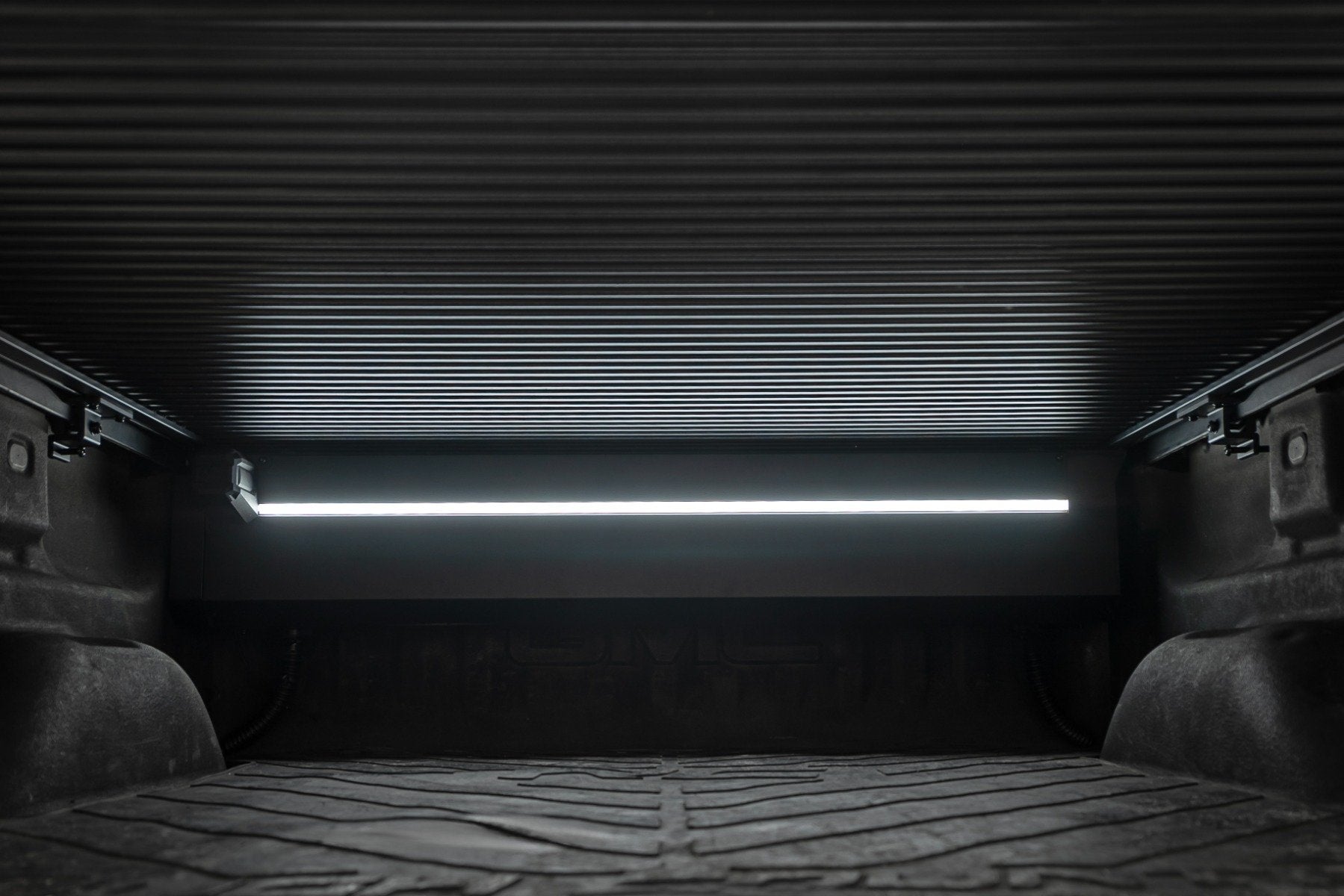 Rough Country Powered Retractable Bed Cover | 5'9" Bed | GM 1500 (14-18) / 2500 (14-19)