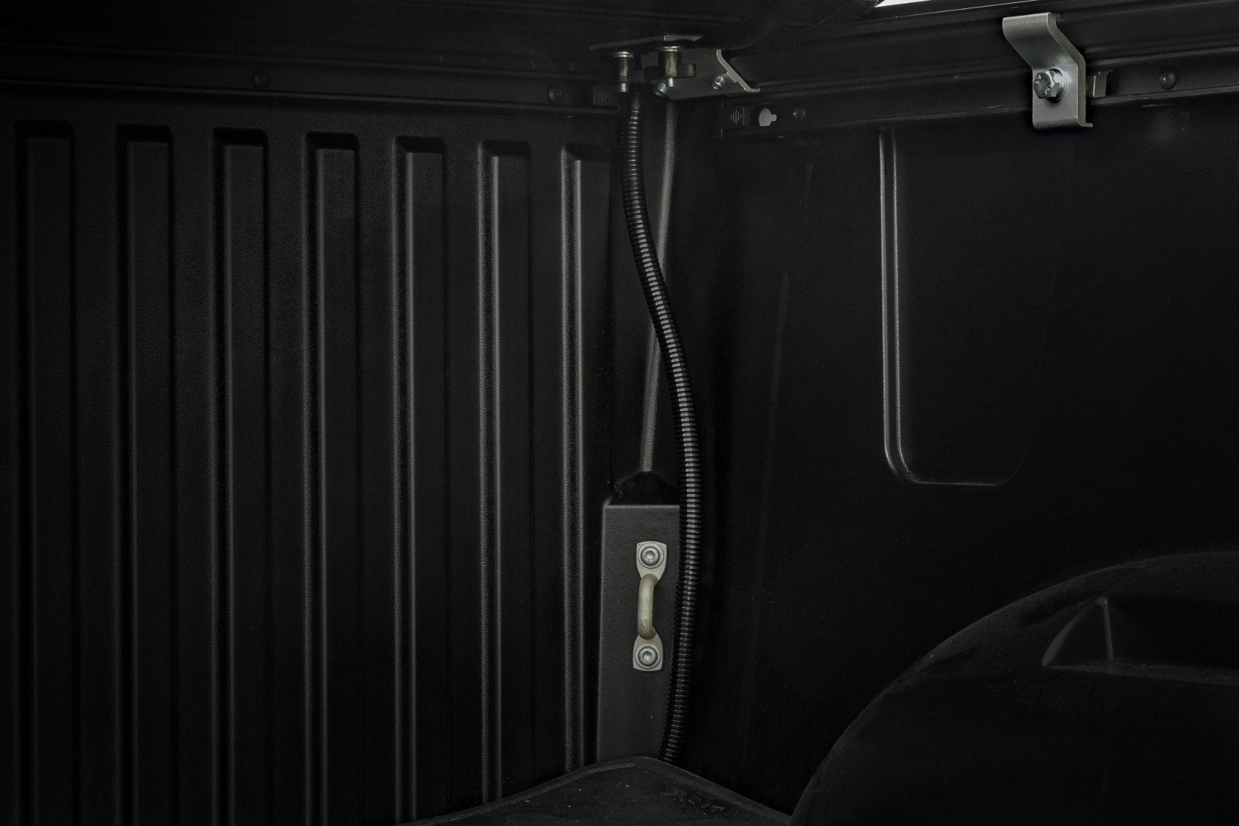 Rough Country Hard Roll Up Bed Cover | 5'7" Bed | for Toyota Tundra 2WD/4WD (2022-2025)