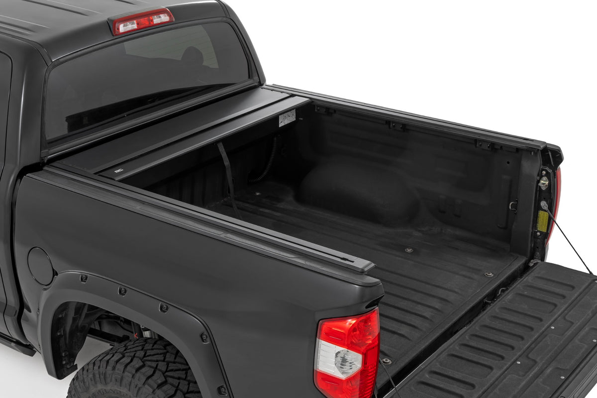 Rough Country Manual Retractable Bed Cover | 5'7" Bed | for Toyota Tundra 07-21 53514550