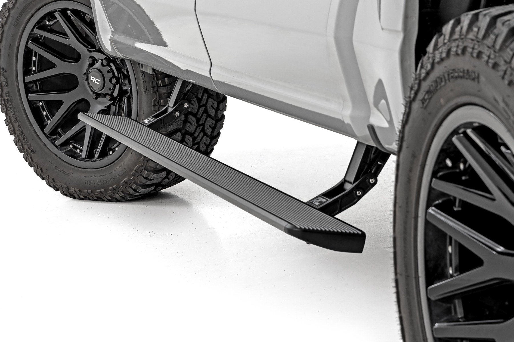 Rough Country Pwr Running Boards HT-Series Crew Cab for Ford F-150/250/350 15-26 ESR71520