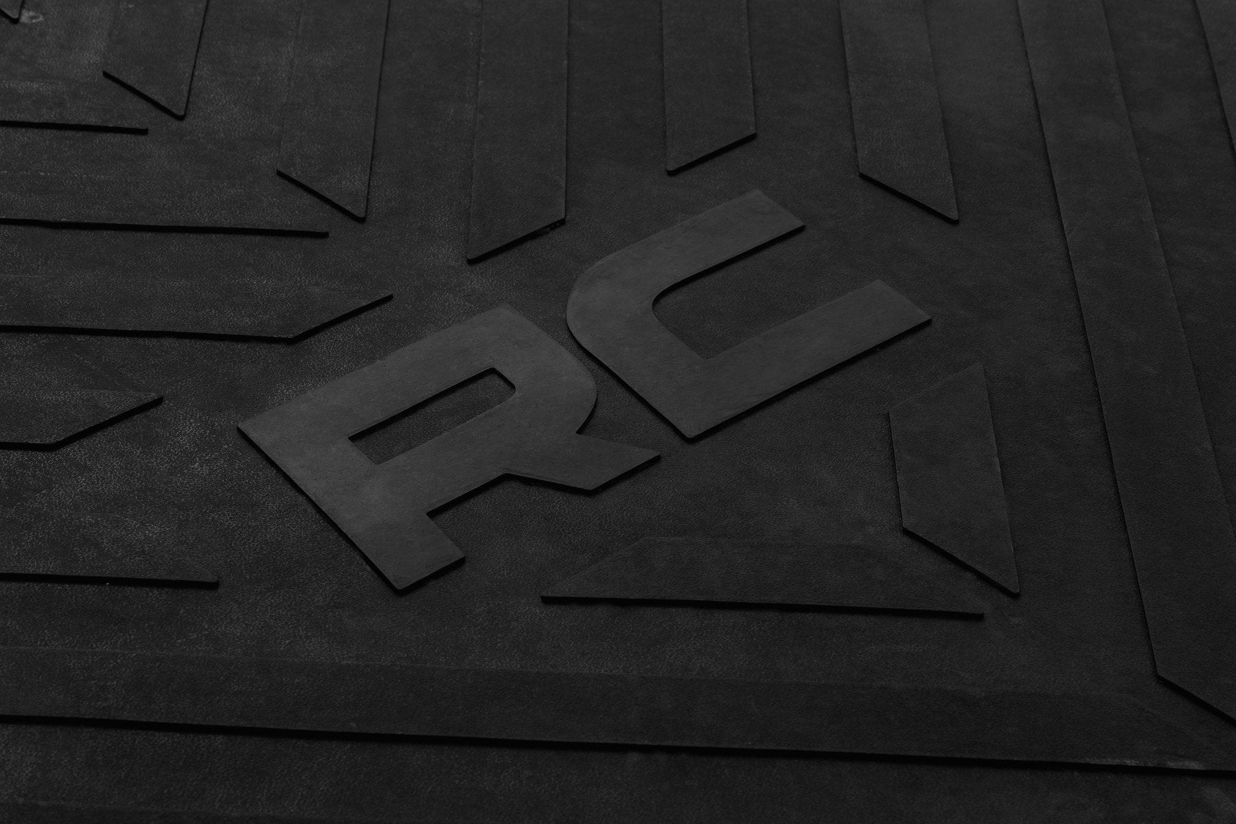 Rough Country Bed Mat | 6'9" Bed | RC Logo | Chevy/GMC Silverado/Sierra 2500HD/3500HD (20-25)