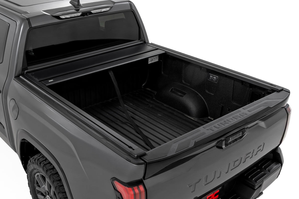 Rough Country Manual Retractable Bed Cover | 5'7" Bed | for Toyota Tundra 22-26 53514551