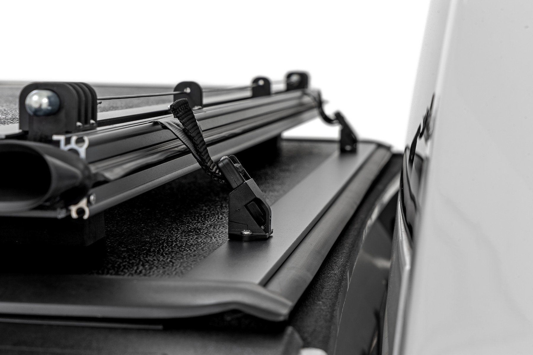 Low Profile Bed Cover | 5'7" Bed | No Rambox 09-18 / 19-UP Classic for Ram 1500 -5