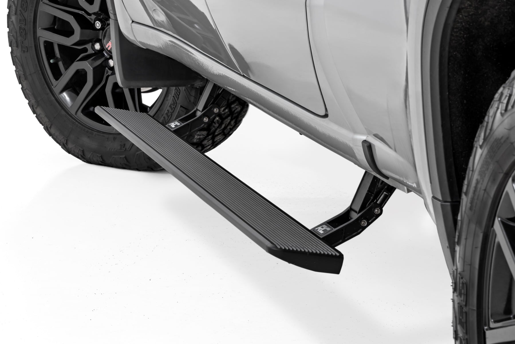 Rough Country Power Running Boards Double Cab Chevy/GMC 1500/2500/3500HD 19-26 ESR51925