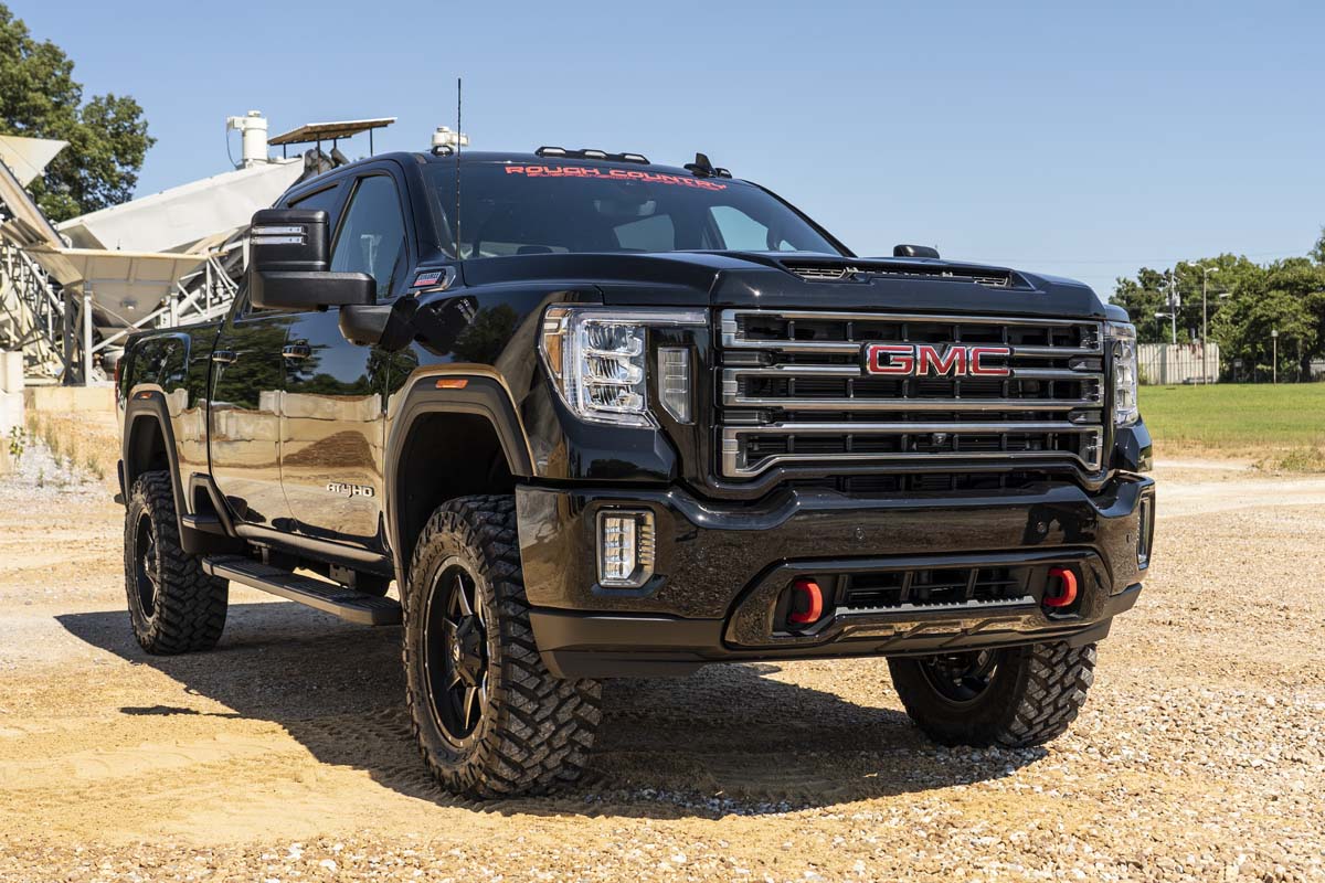 Rough Country 3" Lift Kit UCAs M1 w/ Overloads Chevy/GMC 2500HD 20-25 97740RED