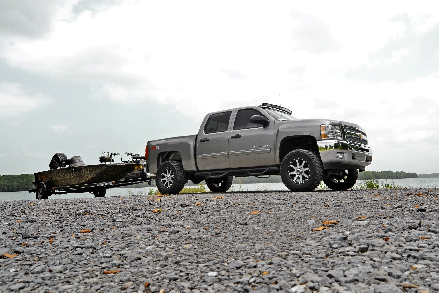 Rough Country 6"GM Suspension Lift Kit w/ N3 Loaded Struts & Shocks 23633
