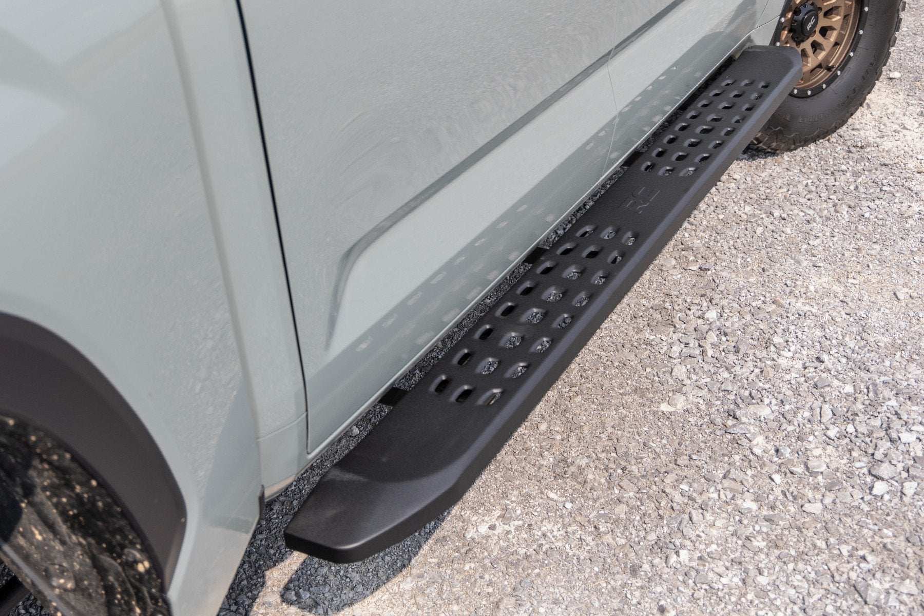 RPT2 Running Board Crew Cab Black Toyota Tundra 22-23 44007