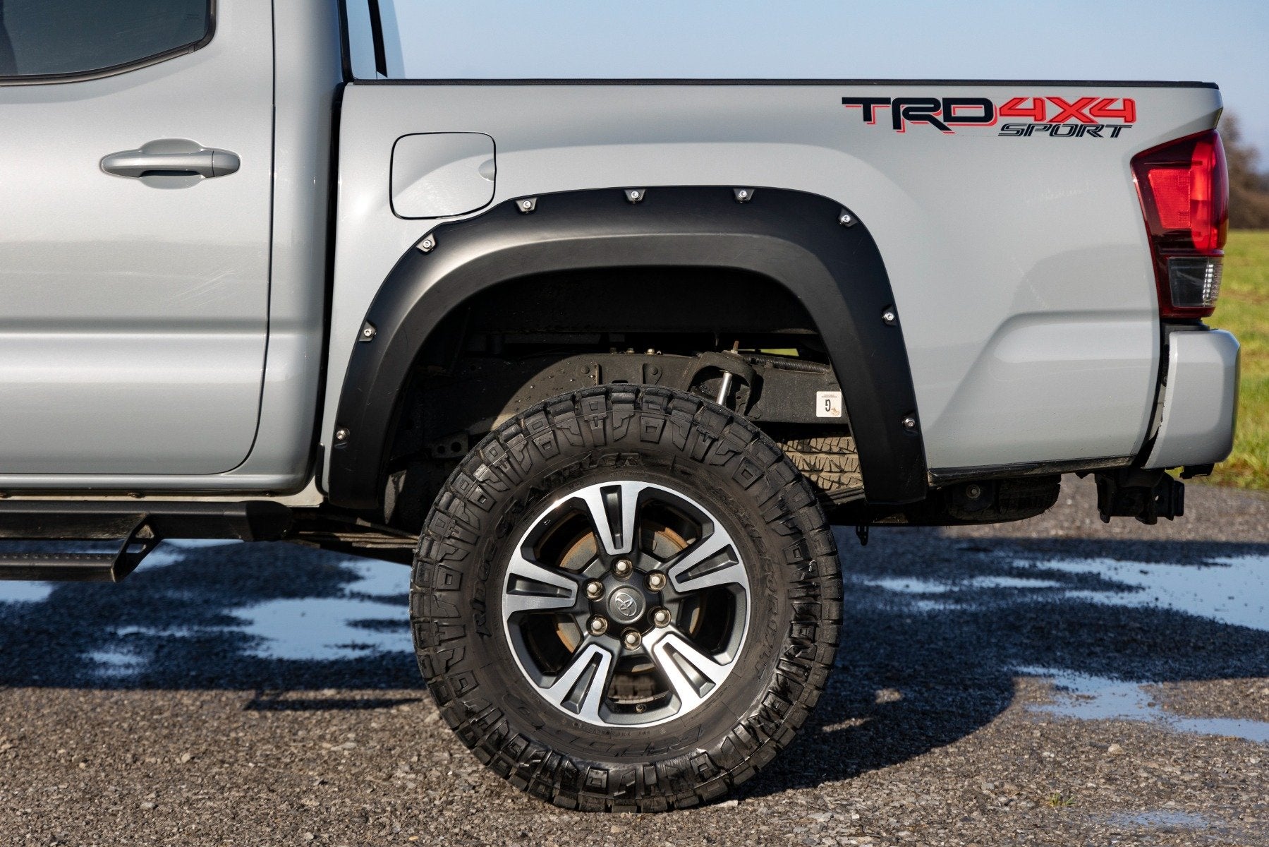 Rough Country Pocket Fender Flares 089 Wind Chill Toyota Tacoma 16-23 F-T11621A-089