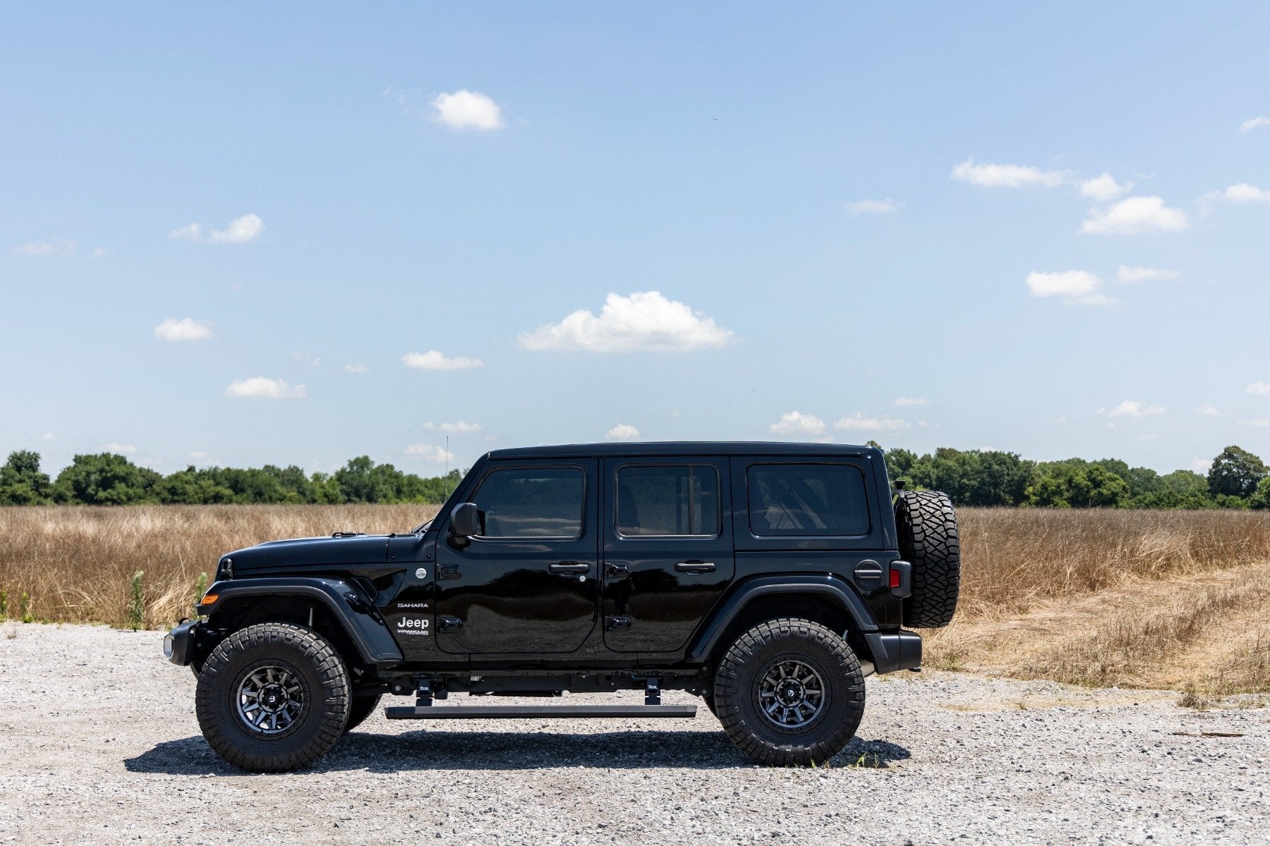 Rough Country 2.5" Lift Kit Coils M1R for Jeep Wrangler Unlimited 4WD 24-25 79344
