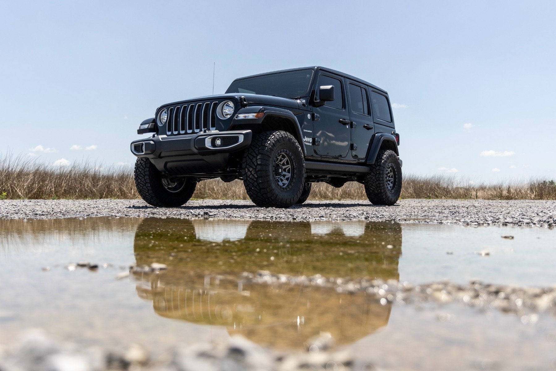 Rough Country 2.5" Lift Kit Coils M1R for Jeep Wrangler Unlimited 4WD 24-25 79344
