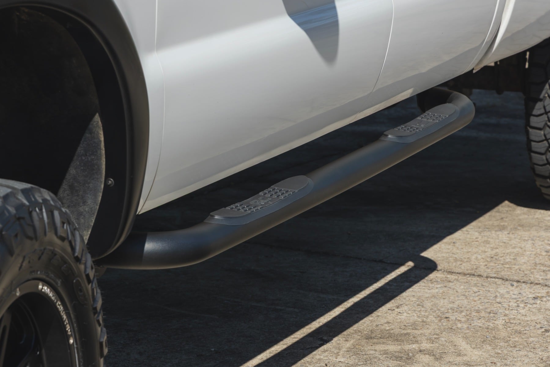 Rough Country Nerf Steps 3" Tube Crew Cab for Ford F250/F350 Super Duty 99-16 43009