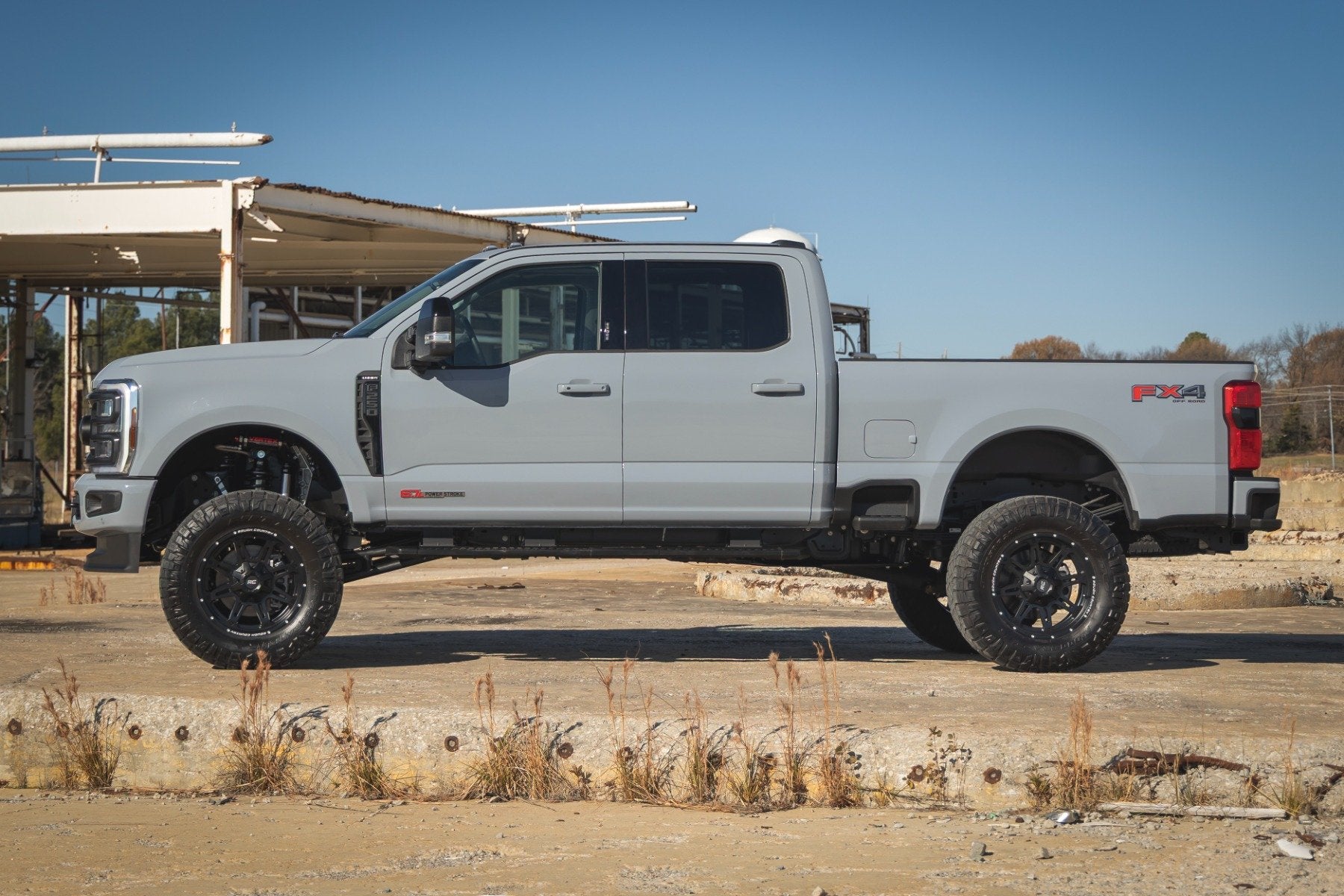 Rough Country 6" Lift | R/A | C/O V2 | for Ford F250/F350 Super Duty 4WD 23-25 400458