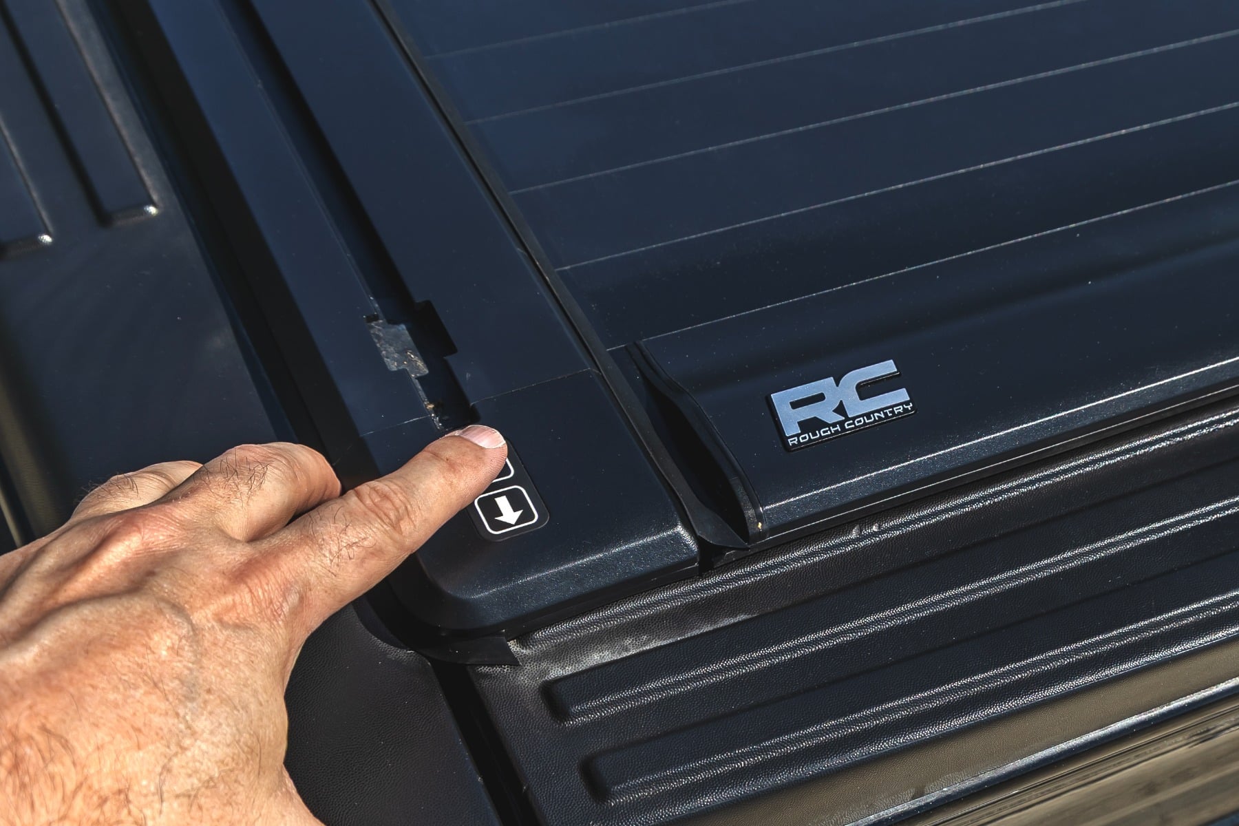 Rough Country Powered Retractable Bed Cover 5'7" Bed for Ford F-150 2009-2014 51221550