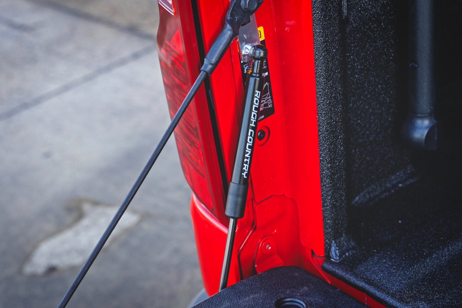 Rough Country Tailgate Assist | Chevy Silverado & GMC Sierra 1500 (2019-2026) 73227