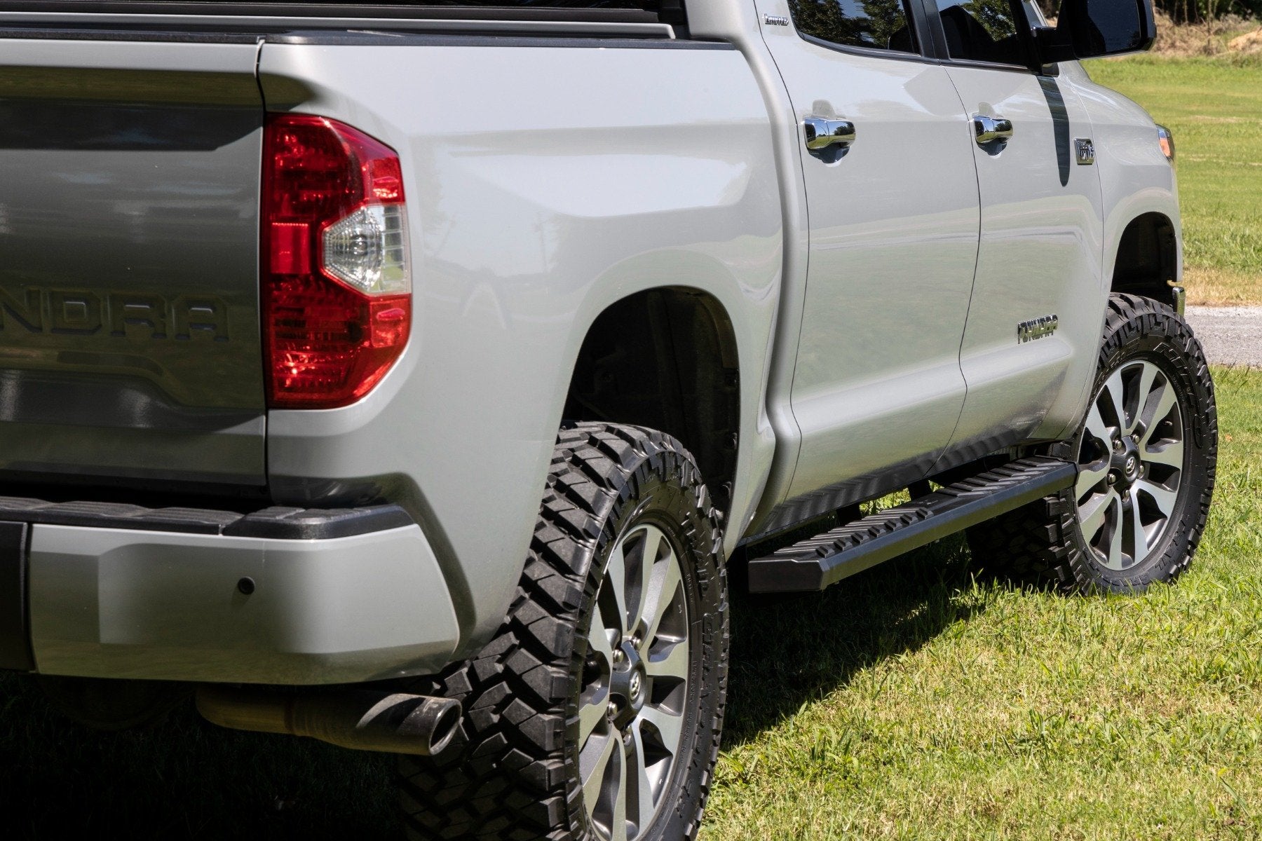 Rough Country BA2 Running Boards Side Step Bars Crew Cab for Toyota Tundra 07-21 41005A