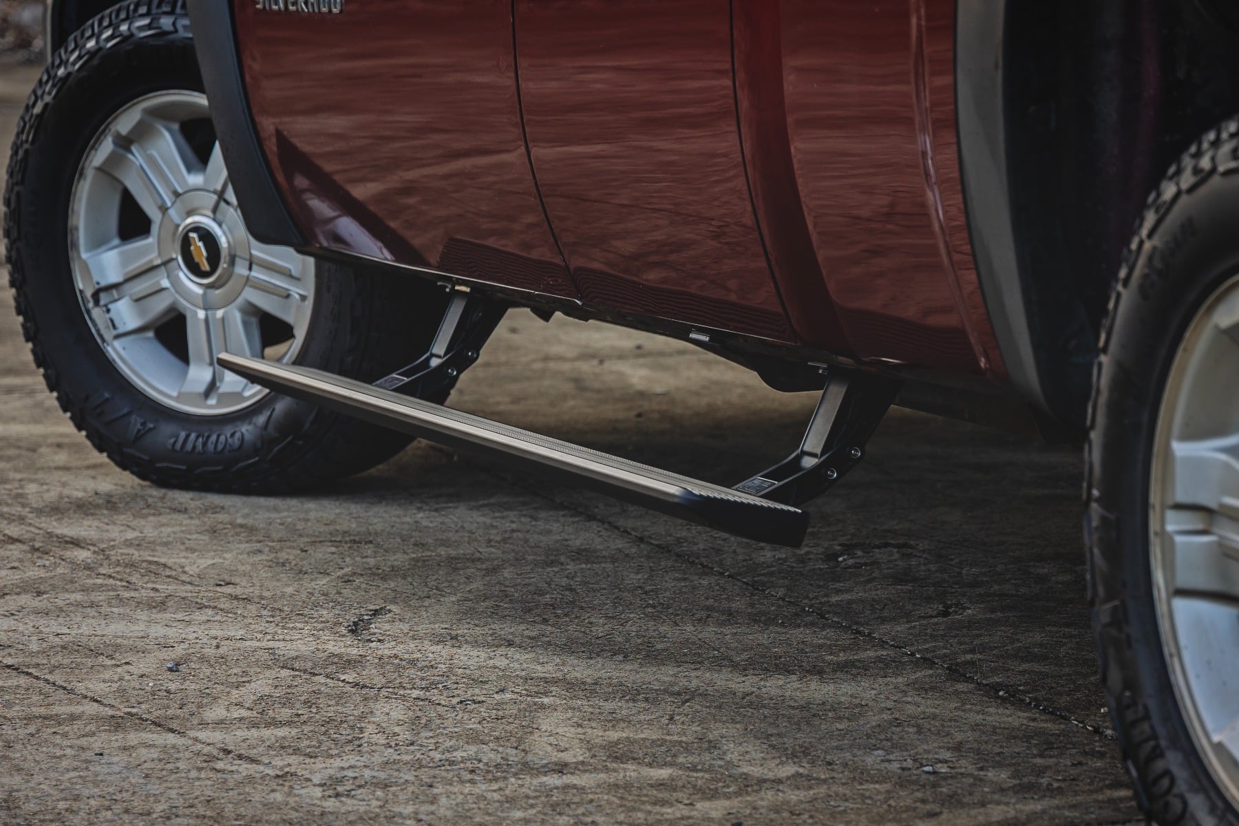 Rough Country Power Running Boards HT-Series Dbl Cab GM 1500/2500HD/3500HD 14-18 ESR51523