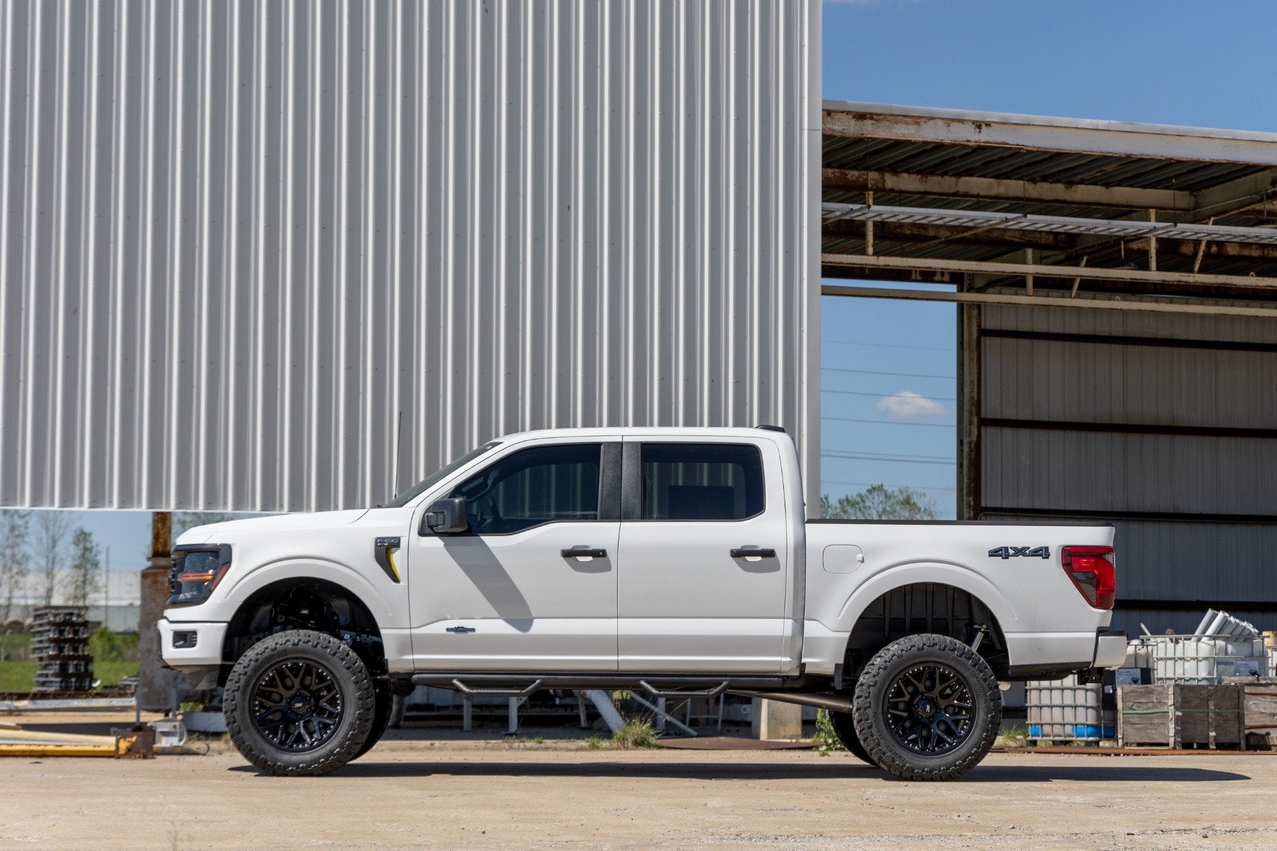 Rough Country 6 Inch Lift Kit M1 Struts/M1 for Ford F-150 4wd 24-25 49940