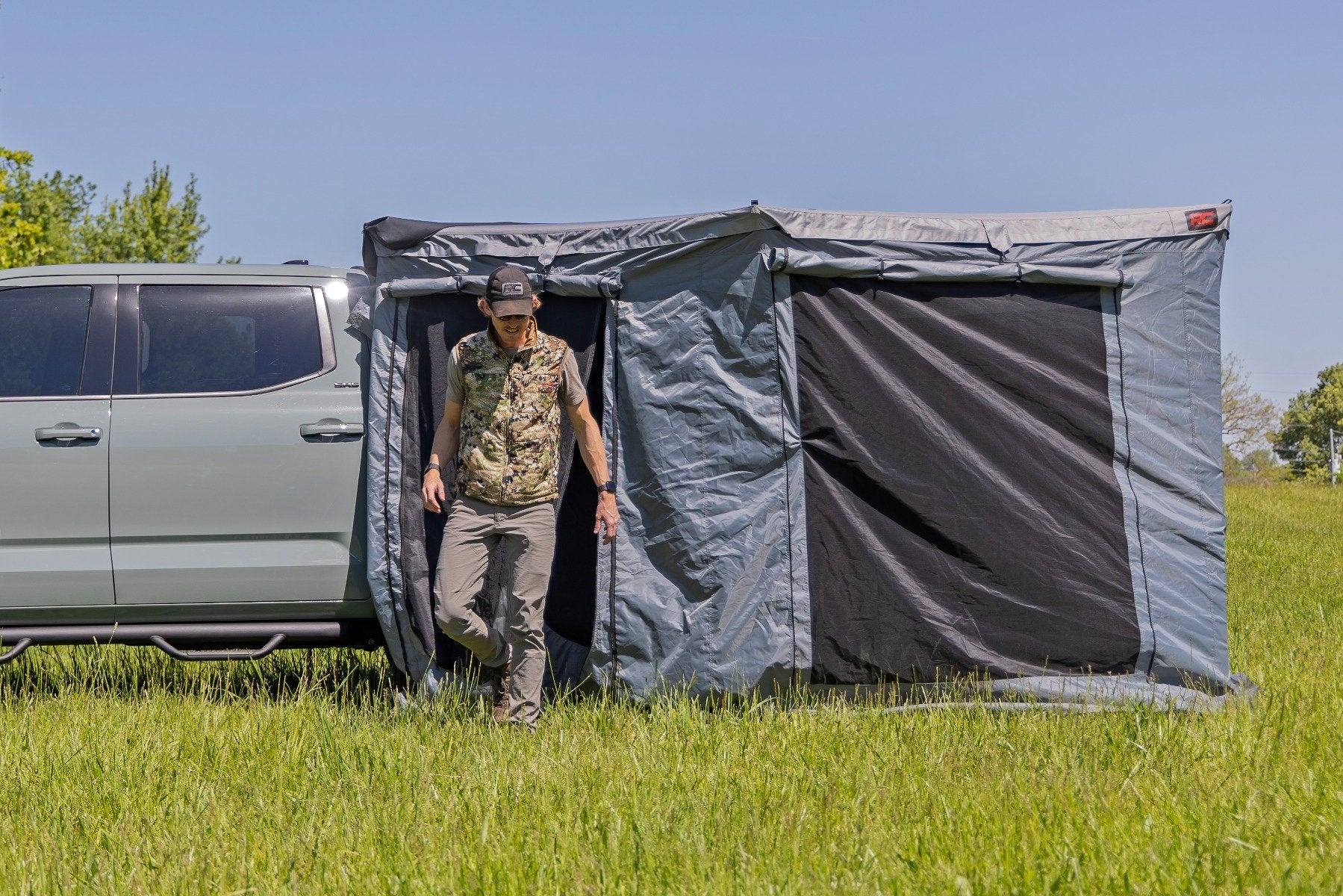 Rough Country 270 Degree Awning Wall Enclosure 99048