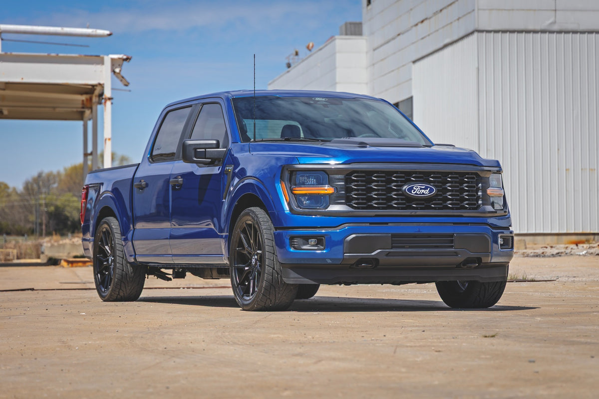 Rough Country 3" Front 5" Rear Lowering Kit M1 for Ford F150 4WD 15-26 48340