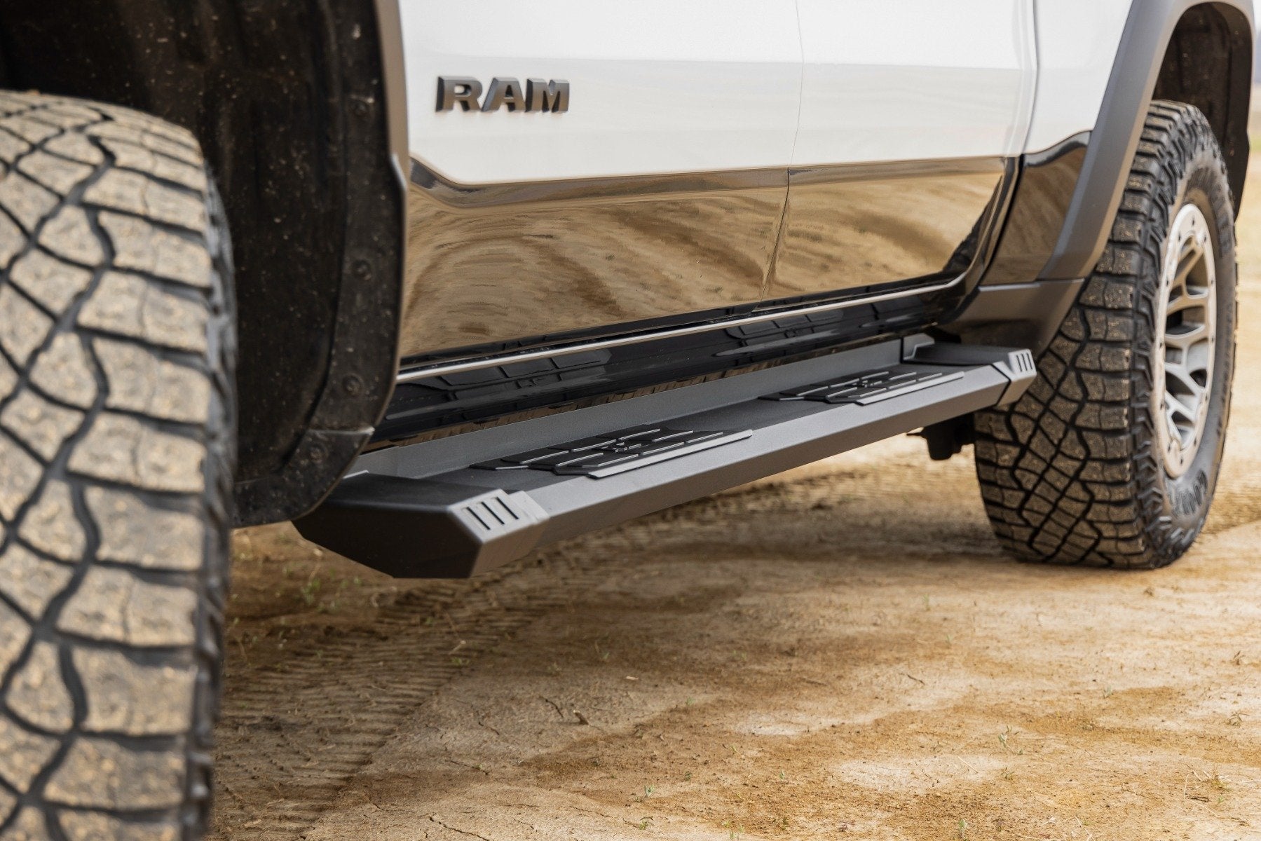 Rough Country HD2 Aluminum Running Boards Crew Cab Ram 1500 19-24 TRX 21-24 SRB01950A