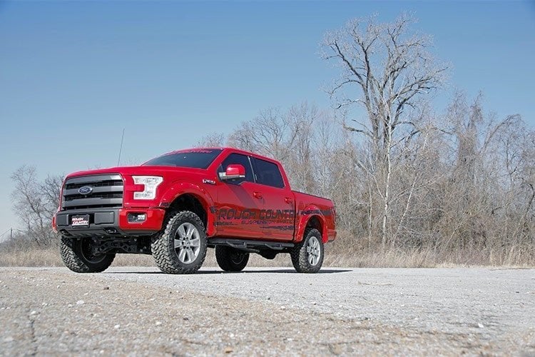 Rough Country 4 Inch Lift Kit for Ford F-150 4wd 2015-2020 M1 Struts/M1 55540