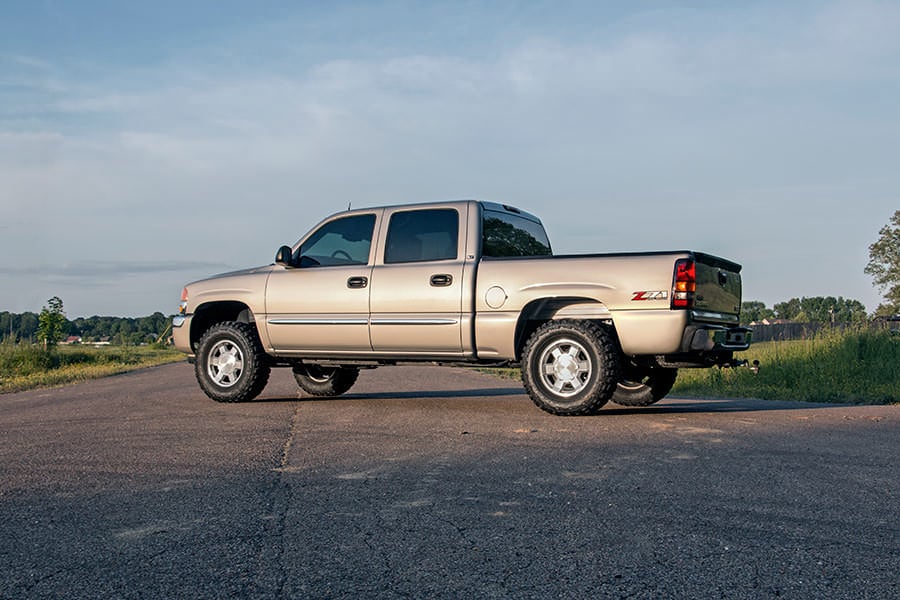 Rough Country 1.5-2" Lift Kit M1 Chevy/GMC 1500 99-06 & Classic 28340