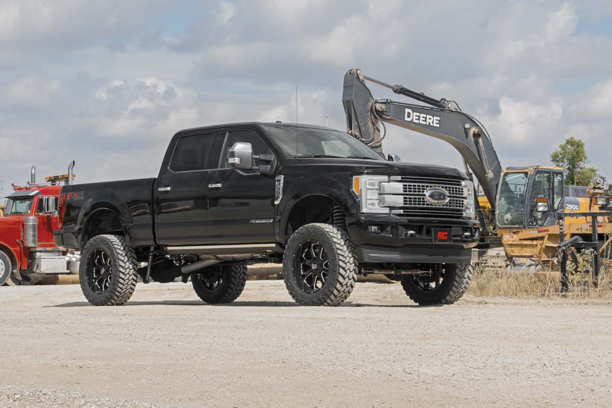 Rough Country 6 Inch Lift Kit R/A OVLDS M1 for Ford SuperDuty 4wd 17-22 51240