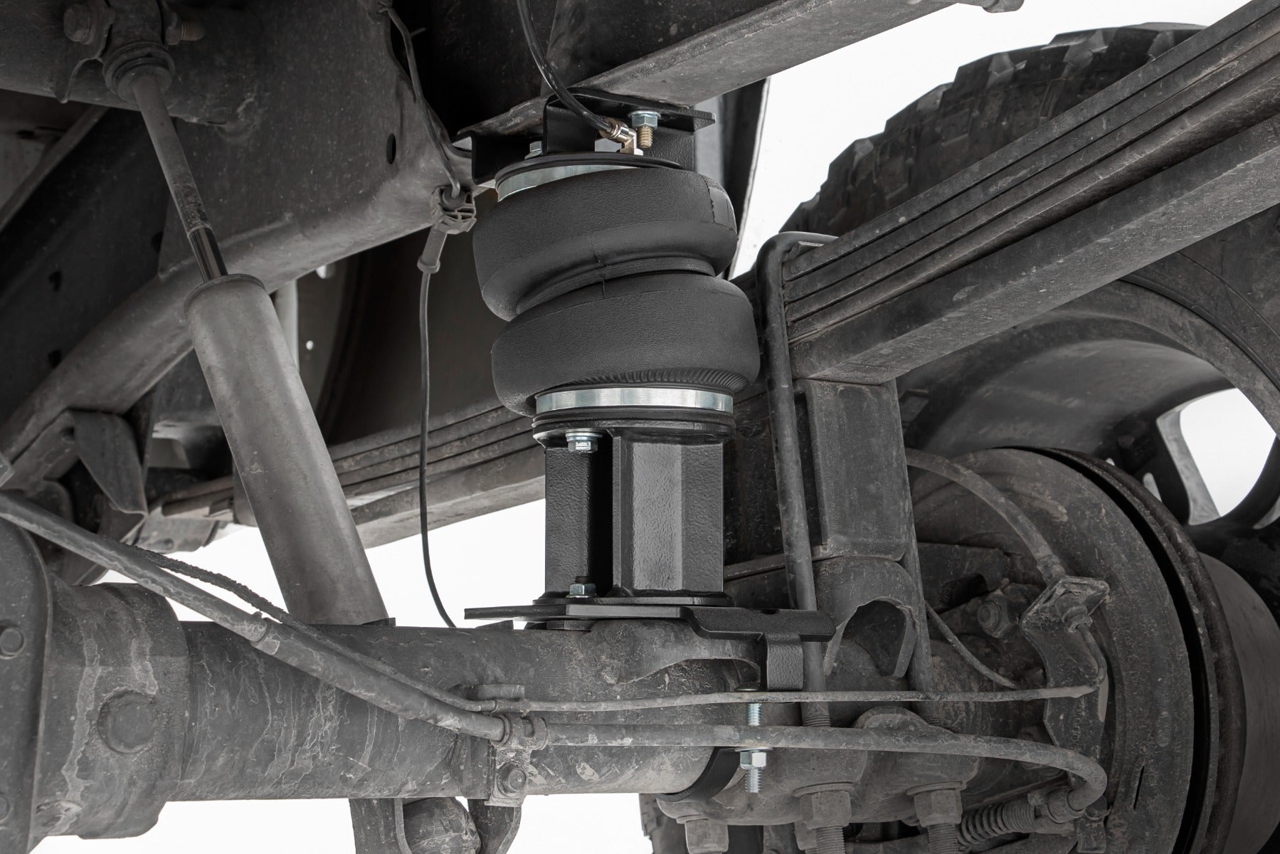 Rough Country 6 Inch Lift Kit w/compressor Air Spring Kit Chevy/GMC 2500HD 01-10 100064C