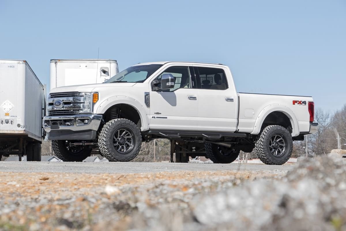 Rough Country 4.5" Lift Kit w/F Drive Shaft & V2 Shocks for Ford 17-19 F-250/350 50671