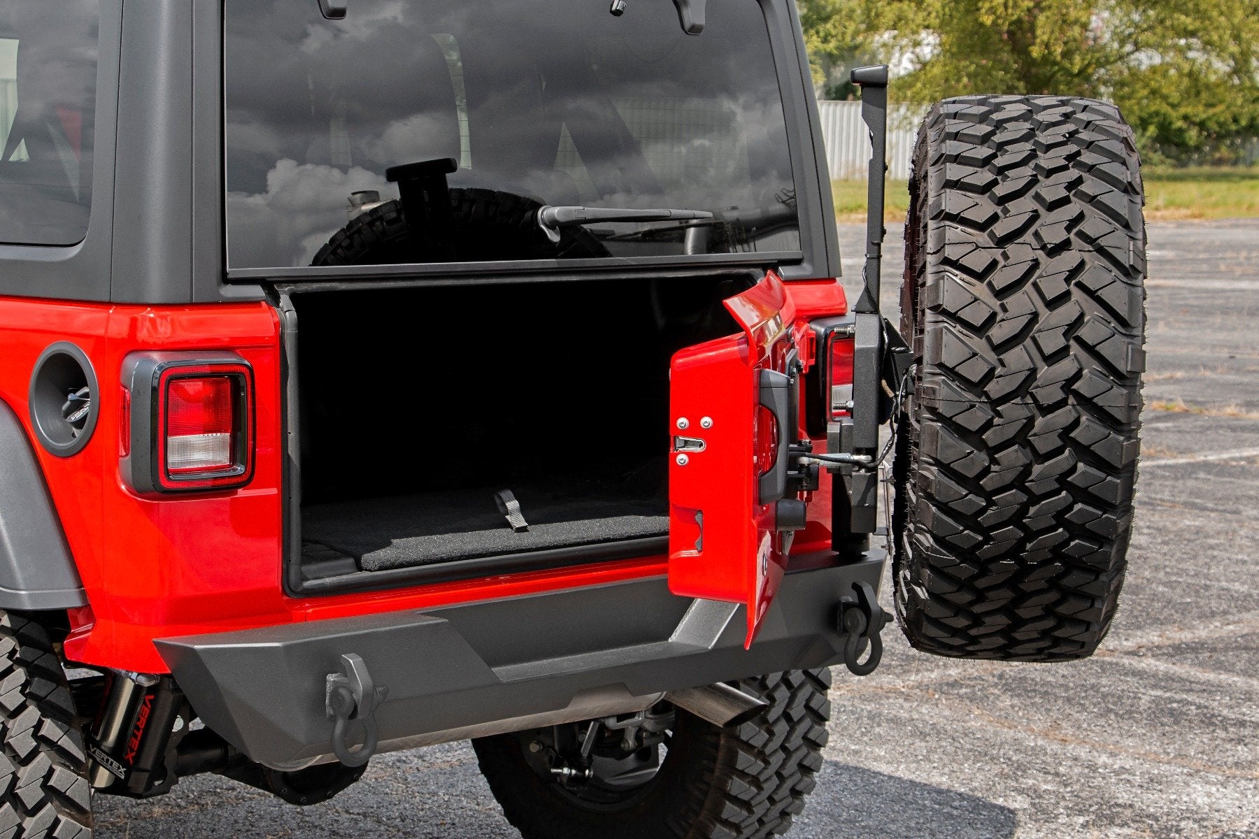 Rough Country Jeep Rear Trail Bumper w/Tire Carrier 18-20 Wrangler JL 10598