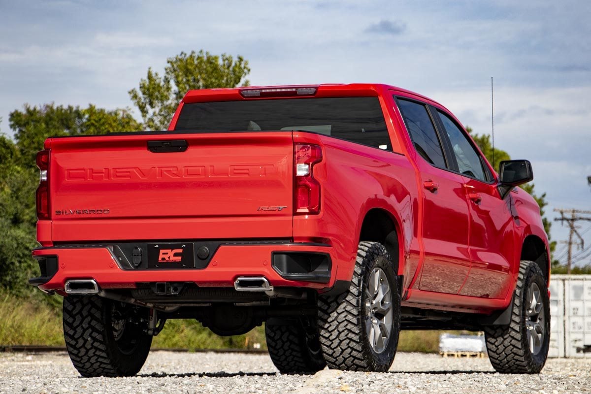 Rough Country 3.5" Lift Kit w/Forged UCA's Struts 19-22 Chevy 1500 PU