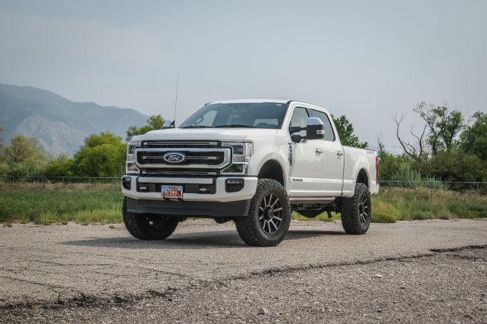 ReadyLift 4" Lift Kit w/Falcon for Ford Diesel 17-22 F-350 F-250 w/Ovld