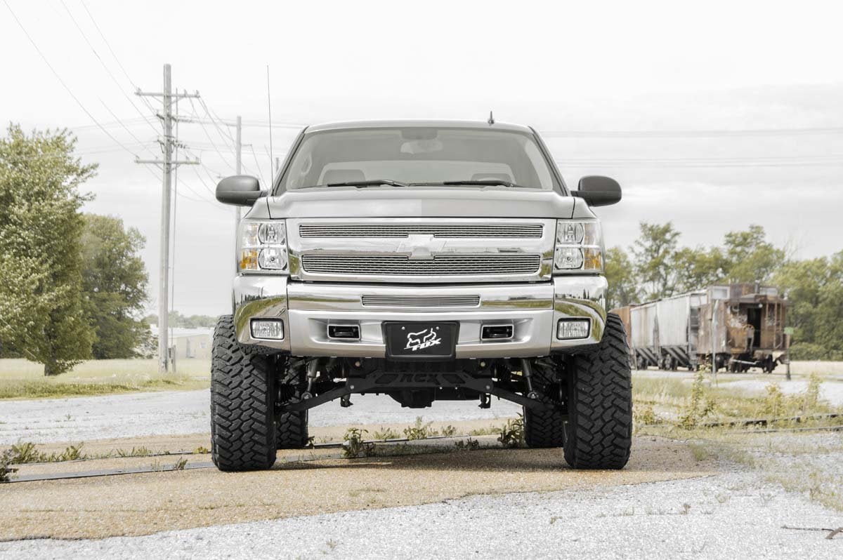 Rough Country 7.5 Inch Lift Kit M1 Struts/M1 Chevy/GMC 1500 07-13 4wd 26440