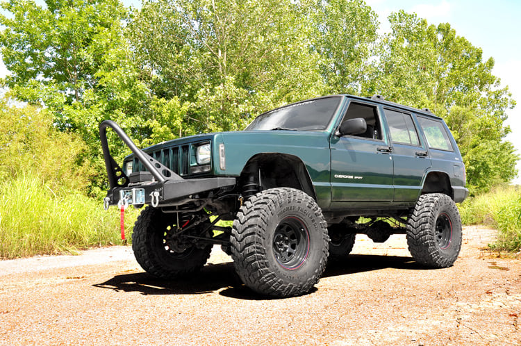 Rough Country 6.5" Suspension Lift Kit w/ Shocks for Cherokee XJ 1984-2001 69620