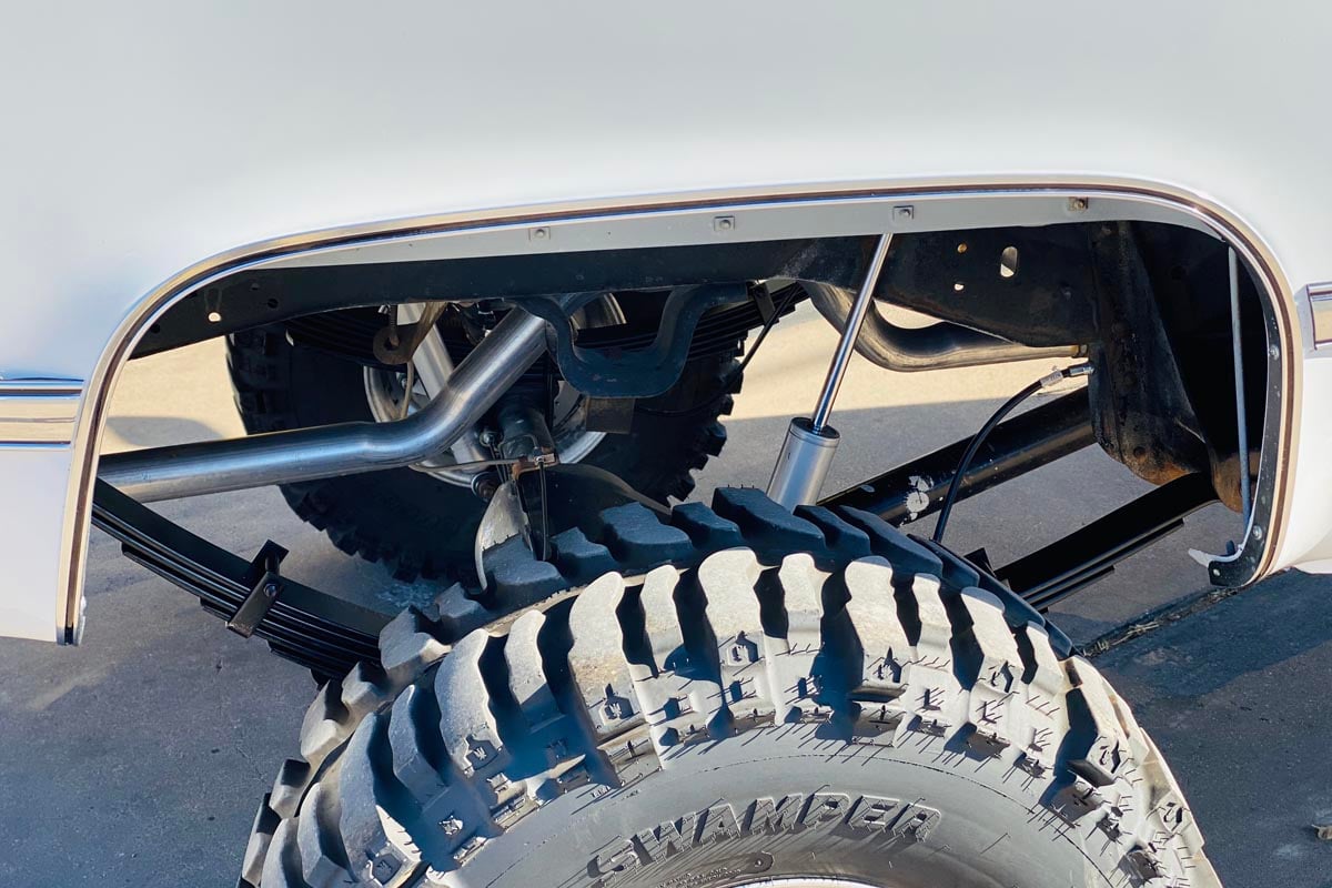 Rough Country 6in GM Suspension Lift Kit System 52in Rear Springs