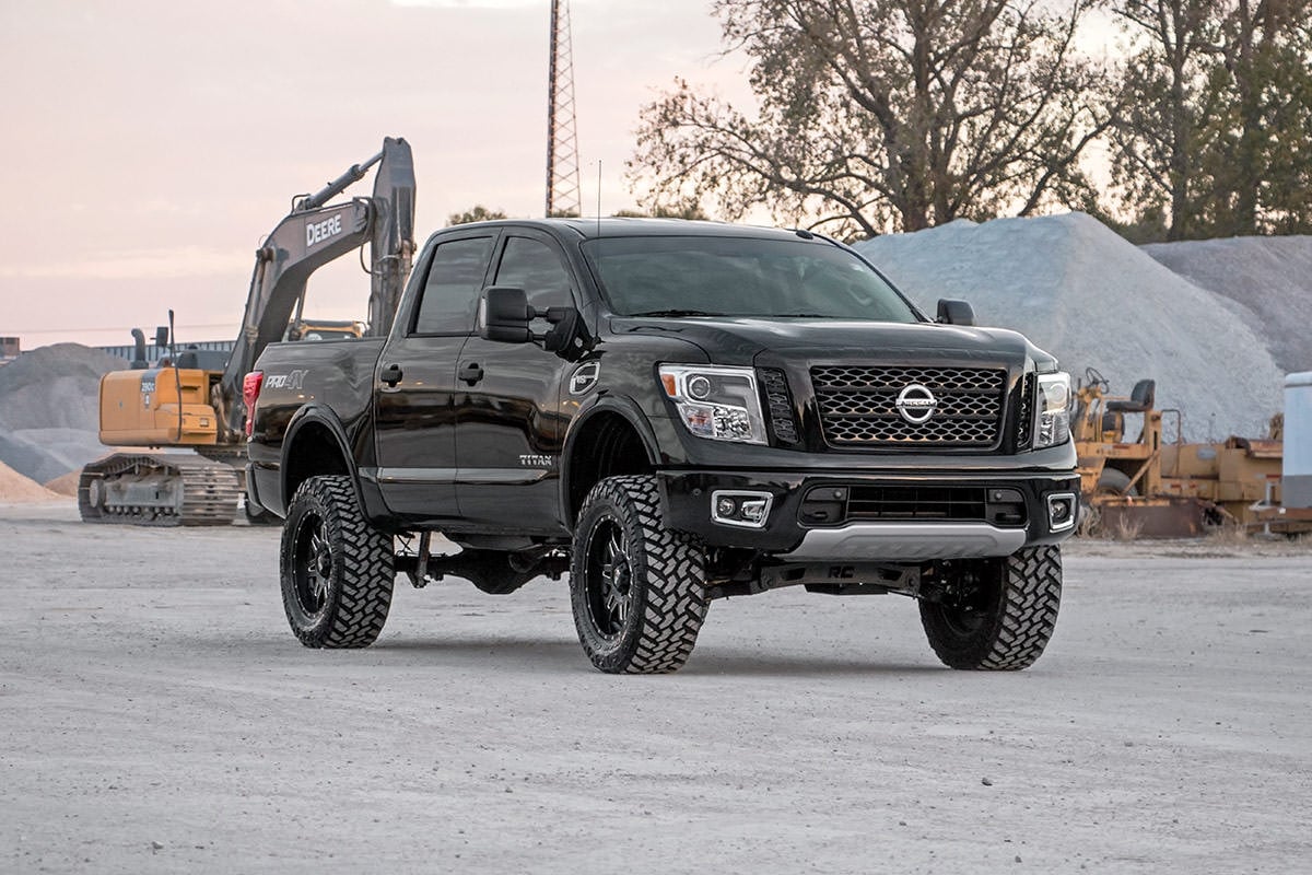 Rough Country 6in Suspension Lift Kit For Nissan Titan 17-20 4wd 87820A