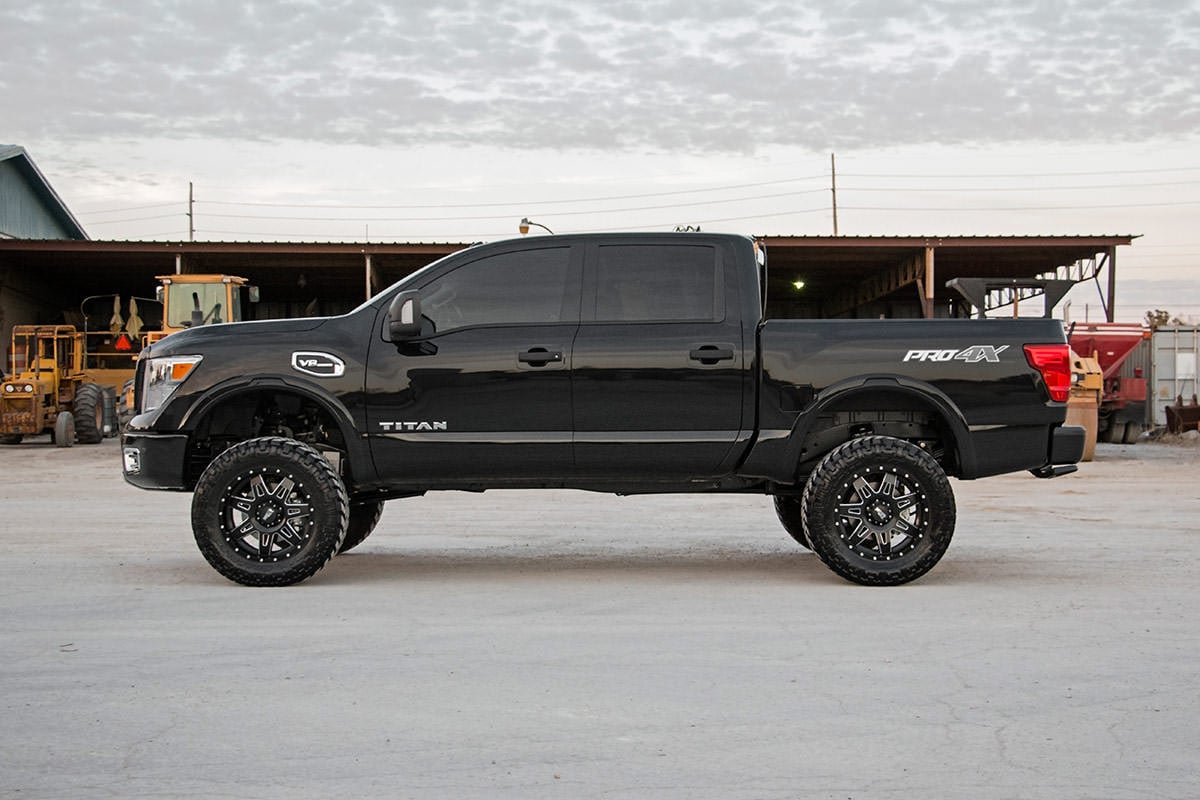 Rough Country 6in Suspension Lift Kit For Nissan Titan 17-20 4wd 87820A
