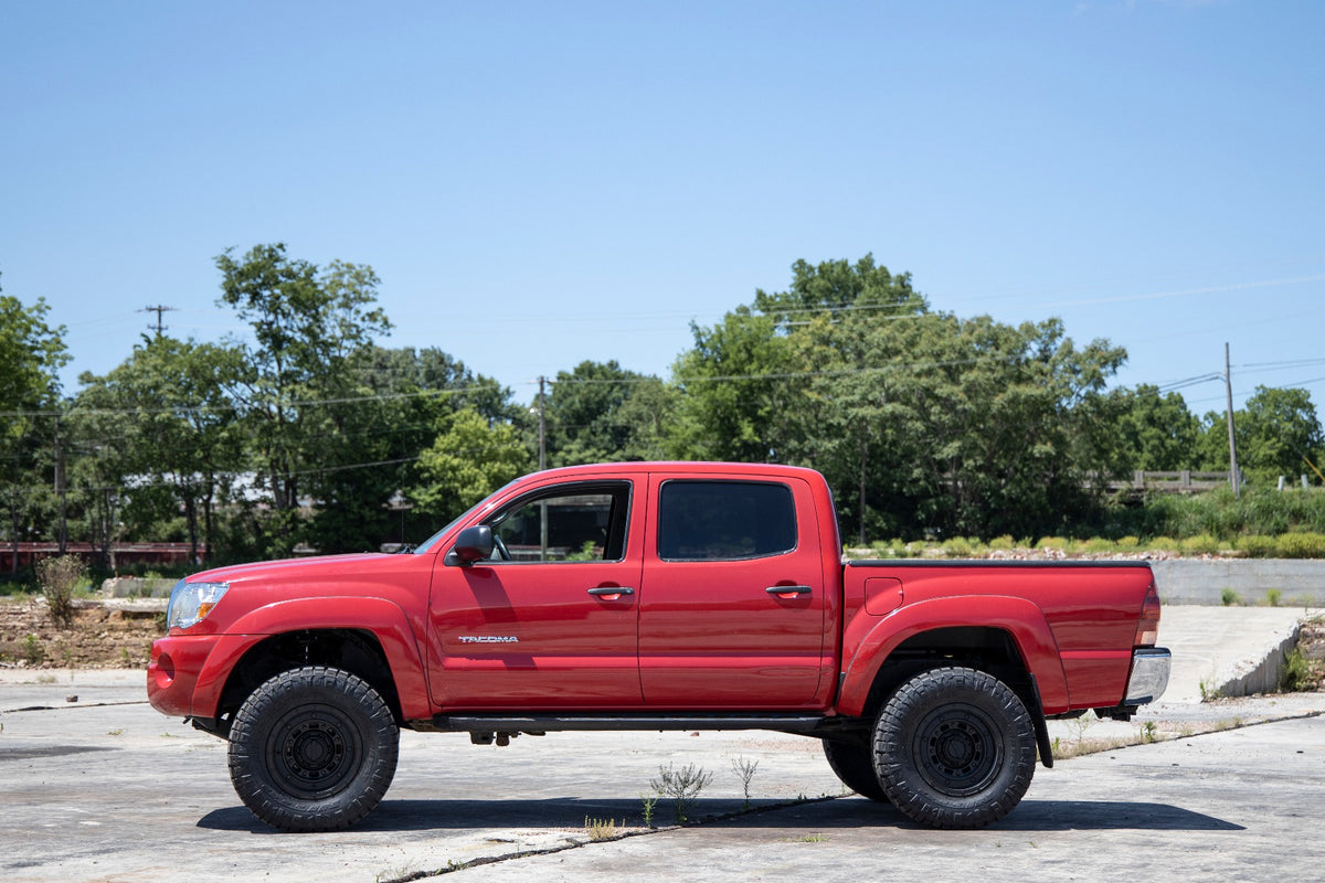 Rough Country 3.5" Lift w/N3 Struts & N3 Shocks For Toyota Tacoma 05-23 74231