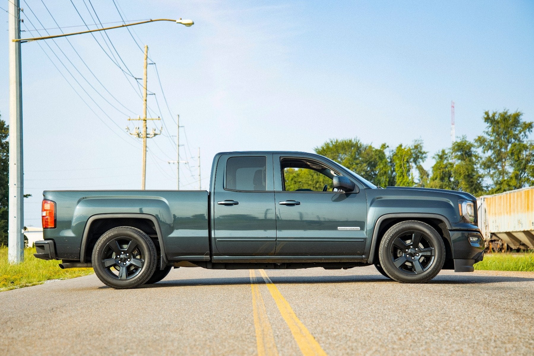 Rough Country 2" Lowering Kit | 4" Rear Lowering | M1 | Chevy/GMC 1500 4WD 14-18 -6