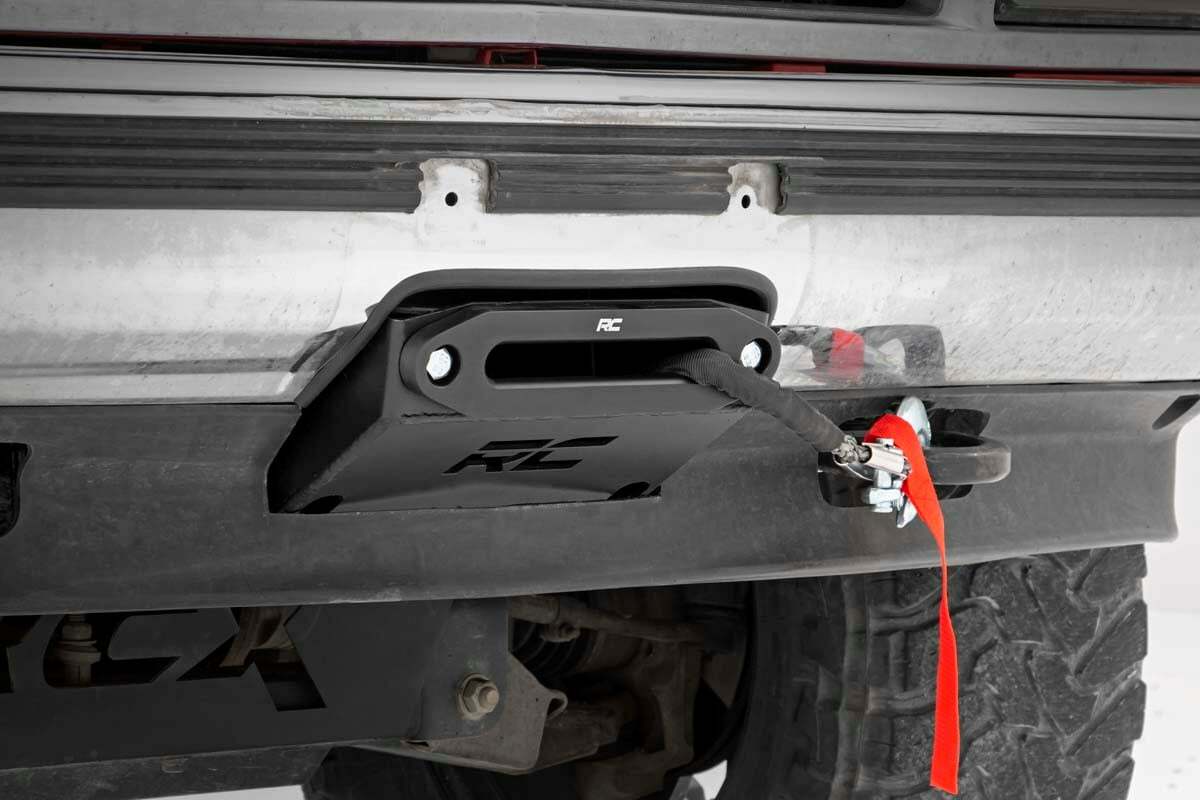 Rough Country GM Hidden Winch Mounting Plate 88-98 1500 PU / 95-99 Tahoe 11008