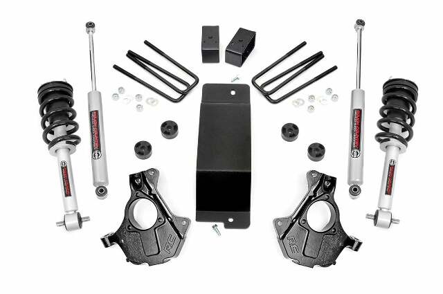 Rough Country Chevy GMC 1500 Pickup 3.5" Susp Lift w/Lifted Struts 14-18 4wd 12132